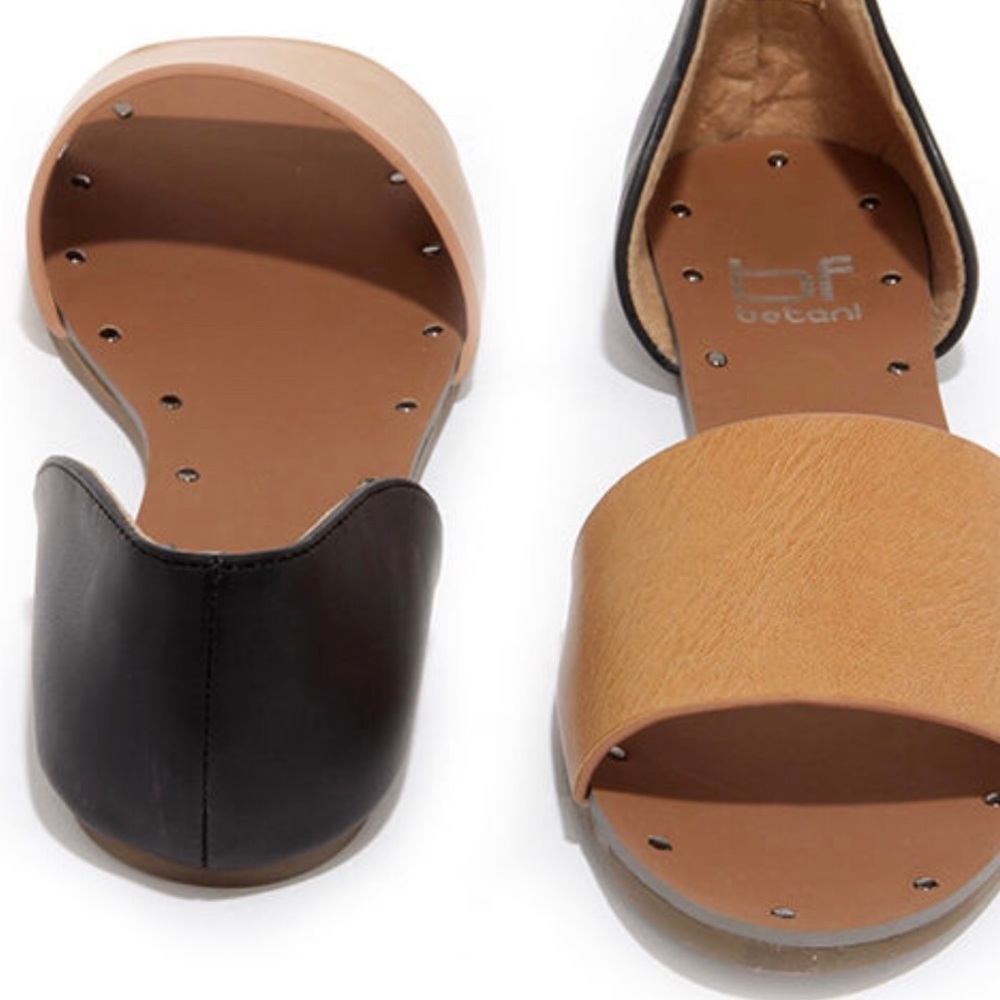 Betanis Size 8.5 Camel Peep Toe Flat
